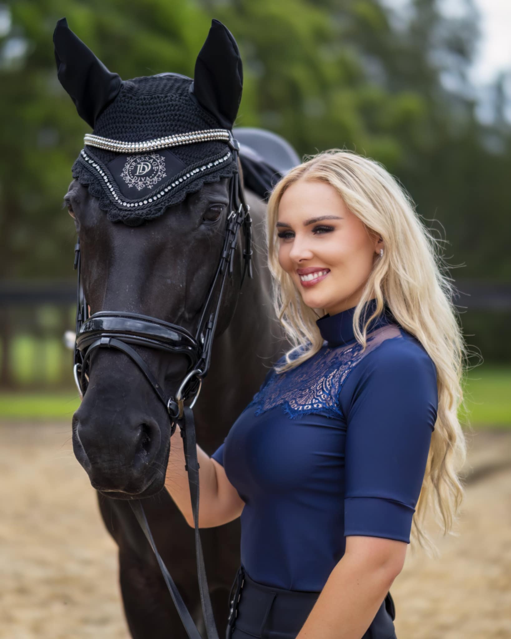 AUSTRALIAN MADE Shirt Sleeve Chantilly Lace Sleeve | The LINNY available in NAVY or BLACK
